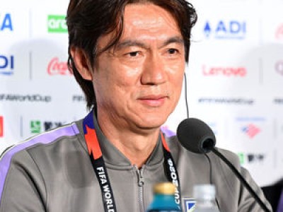 홍명보 감독 체코 꺾고 월드컵 첫 승리 거두다
